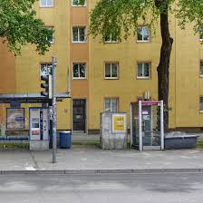 Munich Germany Munchen Deutschland Untergiesing Bushaltestelle Mit Telefonzelle In Der Pilgersheimer Telefonzelle Munchen Deutschland Bushaltestelle