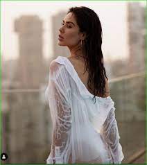 Official twitter of sonam bajwa instagram watching sonam bajwa movies on repeat during online classes @bajwasonam. Sonam Bajwa Is Taking Care Of Her Health Even In Lockdown Newstrack English 1