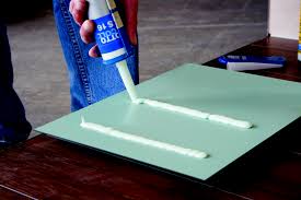 Glas auf holz kleben materialien mit metall fliesen was transparent. Mit Silikon Kleben So Wird Es Richtig Gemacht Baustoffhandel Nrw