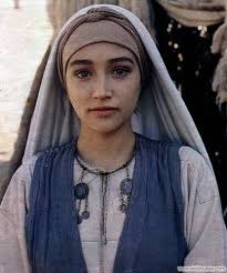 Ihre eltern ließen sich scheiden, als sie zwei jahre alt war. Jesus Of Nazareth Olivia Hussey Biblical Costumes Biblical Clothing