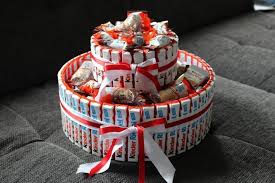 Kinderriegel Torte Beklebt Auf Karton Ideal Zum Verschenken Schokolade Macht Glucklich Sussigkeiten Geschenk Kinder Riegel