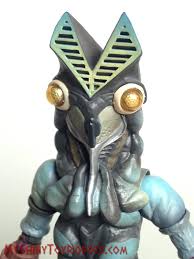 This article is about this original alien baltan as he appears in the ultraman 2017 reboot. My Shiny Toy Robots Toybox Review S H Figuarts Alien Baltan