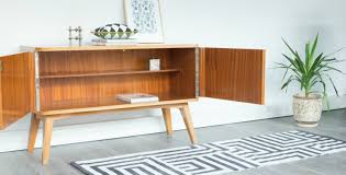 Il est doté de 2 portes et 3 tiroirs. Meuble Enfilade Commode Pieds Compas 1960 Vendu Room 30