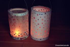 Eine Einfache Schone Laterne Mit Kindern Basteln So Gehts Kinder Basteln Laternen Laternen Basteln Und Kinder Laterne