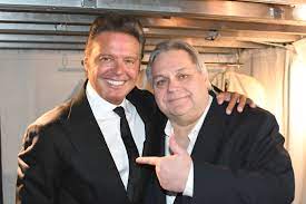 Maybe you would like to learn more about one of these? Esta Es La Razon Por La Que Luis Miguel Canto En La Fiesta De Carlos Bremer