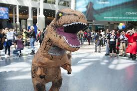 From the latin rēx (king), referring originally to rabbits of the belgian castorrex breed, so named because their fur was similar to that of beavers. Ausgangssperre Wegen Coronavirus Spanier Geht Im T Rex Kostum Spazieren Gala De