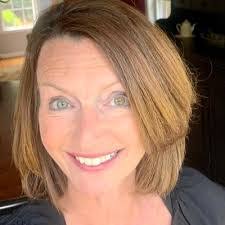 Jennifer Toland's Instagram, Twitter & Facebook