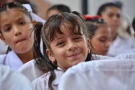 Sesión solemne al conmemorarse 68 años de vida institucional de la U.E. 10  de Noviembre