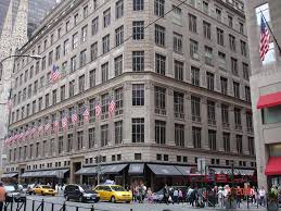 Saks Fifth Ave Is The Successor Of A Business Founded By Andrew Saks In 1867 And Incorporated In New York Department Stores New York City Empire State Of Mind