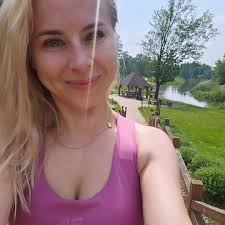 Hej chcę przebiec 5 km doradźcie proszę w jakim tempie powinnam biec i  tentnie