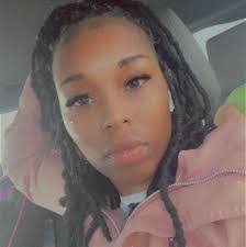 Ebony Mcdonald's Instagram, Twitter & Facebook