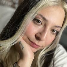 Rinomodelación y Rellenos faciales. Son procedimientos seguros, con ácido  hialurónico, material reabsorbible, sin riesgos para tu salud a largo  plazo, con resultados de efecto prolongado (hasta 1 año). El procedimiento  dura unos