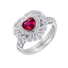 Кольцо с красным бриллиантом