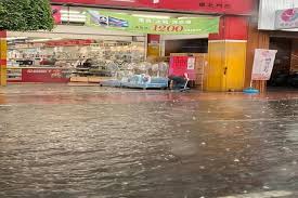 Jun 04, 2021 · 受南方颱風彩雲、北方滯留鋒面影響，今（4）日雙北地區午後瞬間暴雨，各地災情頻傳，國家級警報「大雷雨即時訊息」發出，不僅忠孝東路四段到. ç±³å…‹æ‹‰é›¢å° å…¨å°16ç¸£å¸‚ç™¼å¸ƒè±ªé›¨ç‰¹å ±é›™åŒ— æ¡ƒåœ'æ·¹æ°´ç•«é¢æ›å…‰ ä¸Šå ± ç„¦é»ž