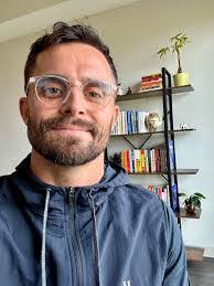 Diane Karn's Instagram, Twitter & Facebook