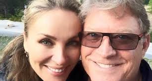 Eva Halina Rich z męzem na niesamowitej wycieczce pociągiem! Zobacz jak  odpoczywa gwiazda!