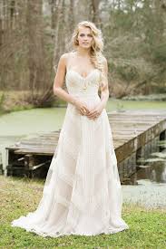 L'atelier sposae vende abiti da sposa a lissone pochi minuti da milano, monza, bergamo. Stile 6468 Abito Da Sposa A Trapezio In Pizzo All Uncinetto E Spalline Incrociate Sul Retro Lillian West