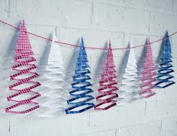 Basteln Mit Papier Zu Weihnachten Dreiecke Girlande Tannenbaum Diy Schneiden Basteln Weihnachten Papier Basteln Weihnachten Weihnachtsdeko Basteln