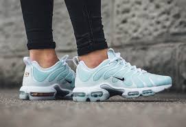Tanjung (mimusops elengi) adalah sejenis pohon yang berasal dari india, sri lanka dan burma. Nike Boys Tanjung Running Shoes Girls Gov