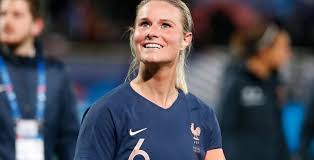 Equipe De France Feminine Amandine Henry La Meilleure Du Milieu