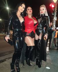 X 上的Mistress Kennya：「♀️ #RomanianGoddesses @Mistress_Ezada @MissSarahDom  t.coMgueUD8vgZ」  X