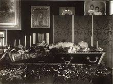 This is a timelapse of the eyes of the mummified child named rosalia lombardo, who passed away in december, 1920. Leichenkonservierung Wikipedia