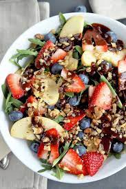 Refreshing Summer Salad With Chocolate Balsamic Vinaigrette Foodal Recipe Summer Salads Salad Recipes Salad