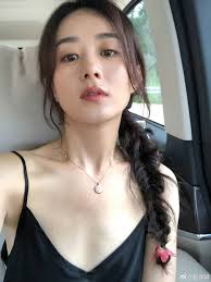 Cùng khoe mặt mộc, Triệu Lệ Dĩnh và Lưu Diệc Phi nhận phản ứng ngươc