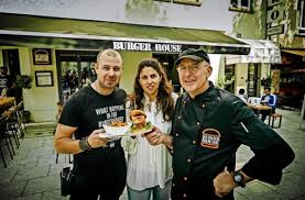 Kebap & burgerhaus, münchen boschetsrieder straße 77 81379 münchen. Lokaltermin Im Burger House Was Auch Passiert Es Soll Unter Uns Bleiben Essen Trinken Stuttgarter Zeitung