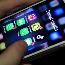 Think snapchat's just for teenagers and millennials? Snapchat Down For Thousands