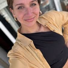 Veronica Basilio's Instagram, Twitter & Facebook