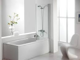 Eine badewanne muss dagegen zunächst mit einer ausreichenden menge warmen wasser befüllt werden, bevor sie ihr bad genießen können. Badewanne Mit Duschzone Tolle Beispiele Archzine