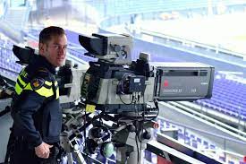 Referee statistics and disciplinary statistics for matches officiated by danny makkelie. Hoe Danny Makkelie Omgaat Met De Druk Van Het Scheidsrechtersvak