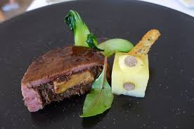 Filet De Boeuf Rossini Et Pommes De Terre Cubiques Au Toiny Saint Barthelemy Filet De Boeuf Rossini Filet De Boeuf Boeuf Rossini