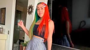 Yina calderón es una de las influencers más reconocidas del país, pues luego de participar en el reality protagonistas de nuestra tele del canal rcn, se ha dedicado a crear contenido en sus redes sociales, ganando miles de seguidores en las distintas plataformas digitales. Yina Calderon Se Despacho Contra Seguidor Que La Llamo Payasa Kienyke