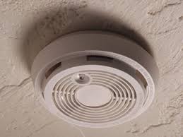This personal carbon monoxide detector plugs into any standard electrical socket and monitors your space for elevated carbon monoxide levels. Qx7ye2uybzk0jm