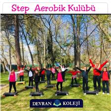 Dogayla Ic Ice Yerlerde Spor Yapmak Cocuklar Uzerinde Sakinlestirici Bir Etkiye Sahip Olmakla Birlikte Bolca Oksijen Alacaklari Icin Bagis Spor Doga Ortaokul