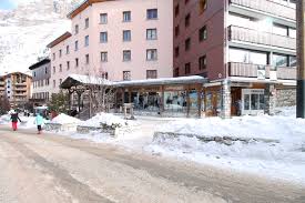 Val d'isere está localizada numa das áreas de esqui mais populares na europa. Hors Limites Location De Ski A Val D Isere