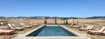 And if you're into wine, stunning views, gourmet food, spas and simply living la dolce vita, then there's one place in italy you need to get yourself to: Locanda In Tuscany Hotel Tuscany Smith Hotels
