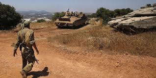 Warga palestina melaporkan ledakan keras di dekat kota gaza. Tank Israel Serang Hamas Di Jalur Gaza Terkait Rusuh Dan Bom Balon