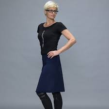 Für einen angenehmen tragekomfort sorgt das feuchtigkeitsableitende polyestermaterial. Gonna Rossa Damen Sportrock Polychromelab