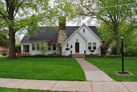 343 Holmes St Bettendorf Ia 52722 Zillow Zillow Home Outdoor Decor