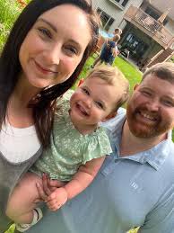 Is this the big little feelings course for potty training? Which one is  better? Big little feelings or oh crap? I am losing it with my daughter  here 😭