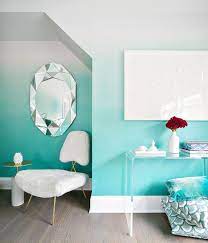 The gradual shading of an ombre mural or ombre wallpaper brings an effortless, casual, and bohemian feel to home décor. Aqua Blue Ombre Walls Design Ideas