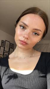 Julia Schafer's Instagram, Twitter & Facebook