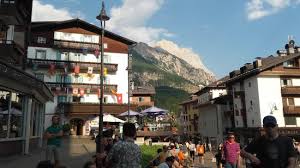 Dal centro di cortina alla quale è collegato con l'autobus urbano. Hotel De La Poste Cortina Picture Of Centro Storico Cortina D Ampezzo Tripadvisor