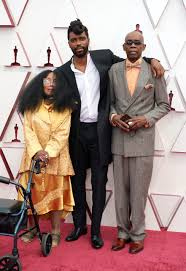 See scene descriptions, listen to previews, download & stream songs. Andra Day H E R And More Make Oscar Night A Family Affair Laptrinhx News