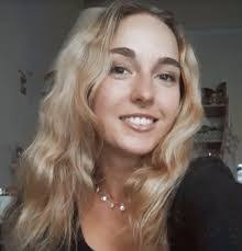 Ellie Hale's Instagram, Twitter & Facebook