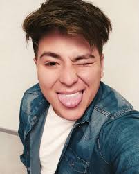 Hola gente linda como fue su #lunes ?.El mío fue solo de descanso..💥💥 Con  ganas de regalar música💥🎹 . . . . . . #foto #camisadejean #ropa #camisa  #remerablanca #fotoderostro #rostros #cara #LaVozArgentina