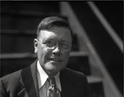 G. Harold Noyes speaking in NBC radio microphone : 'Meteorologist in charge  of Boston office US Weather Bureau giving noon weather forecast